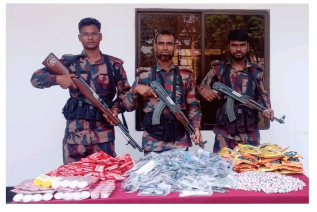 <span>ভারতীয় চকলেট ও কসমেটিক পণ্য আটক। / </span>ভারতীয় চকলেট ও কসমেটিক পণ্য আটক।