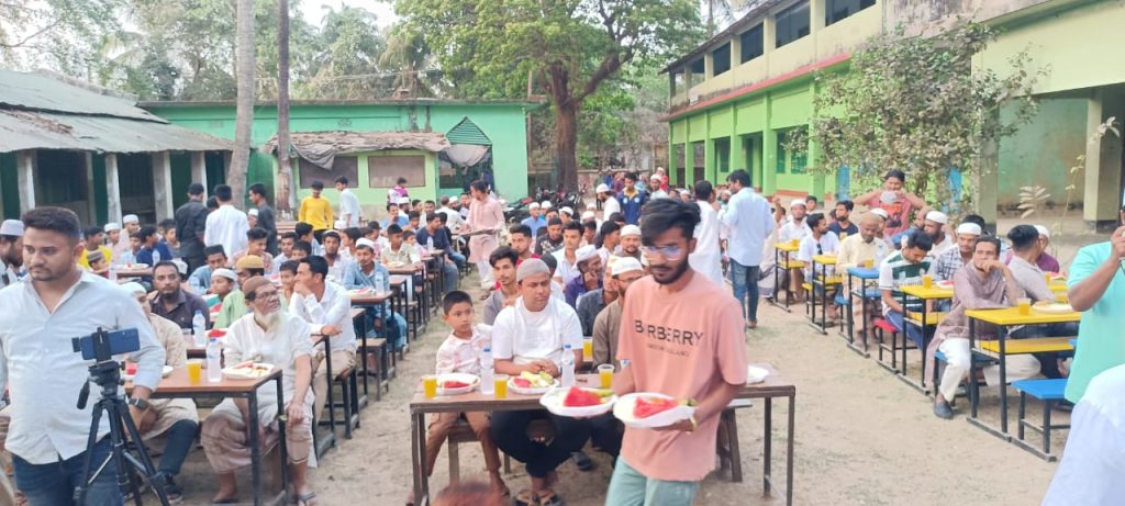 নির্যাতিত মুসলিম উম্মাহর সম্মানে টেকনাফেের ঐতিহ্যবাহী হ্নীলা একাডেমির ইফতার মাহফিল অনুষ্ঠিত।
