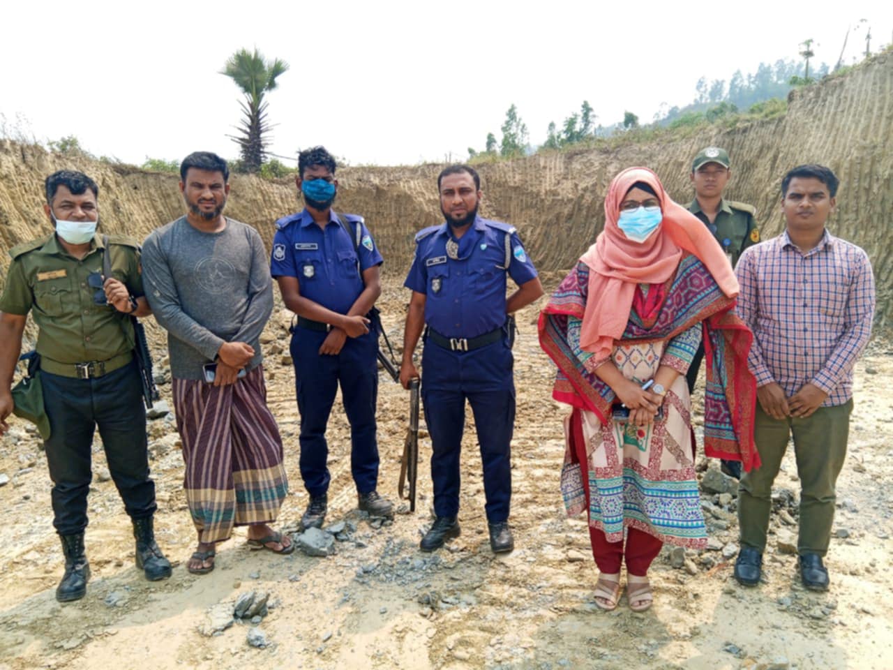 সাতকানিয়া HAB ব্রিক ফিল্ডে অভিযান পরিচালনা করে এক লক্ষ টাকা অর্থদণ্ড করা হয়।